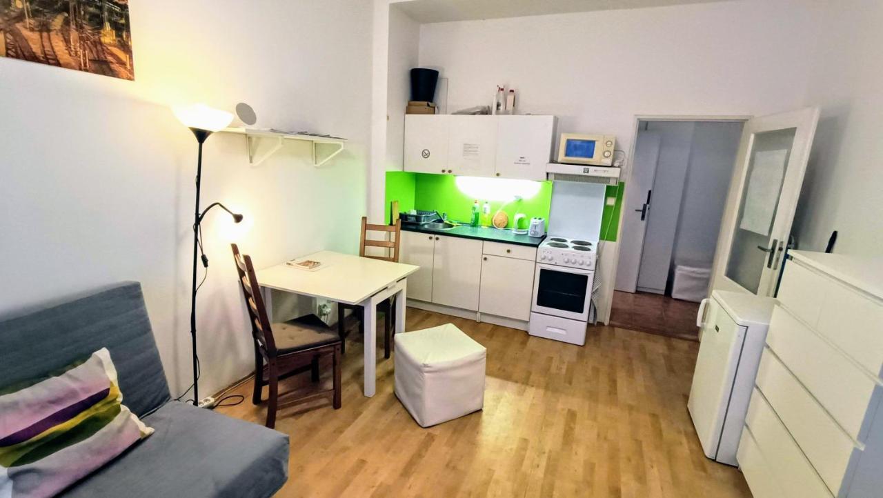 Nice Apartment By The Center Praga Exterior foto